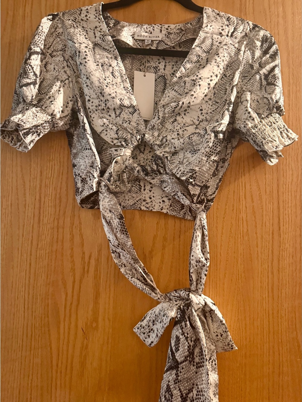 Moon River Snake-Print Tie-Front Crop Top - White, Gray